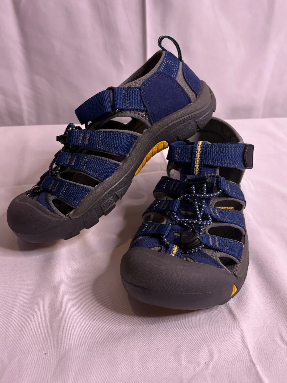 KEEN Kids Newport H2 Blue/Gray Sport Sandals Closed Toe Water Shoes Size 3 US